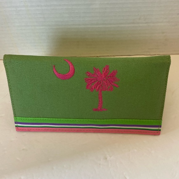 Palmetto pouch trifold large wallet. - Picture 1 of 11